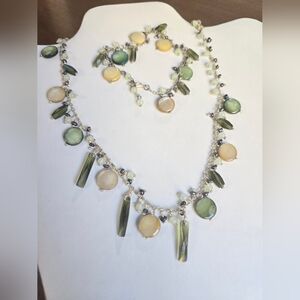 Lia Sophia stunning green and tan beaded necklace, bracelet & earring set.